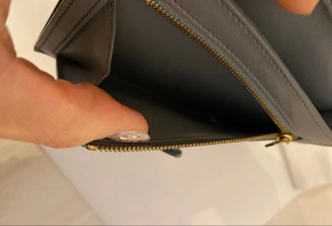 セリーヌグレー レザー 二つ折り財布