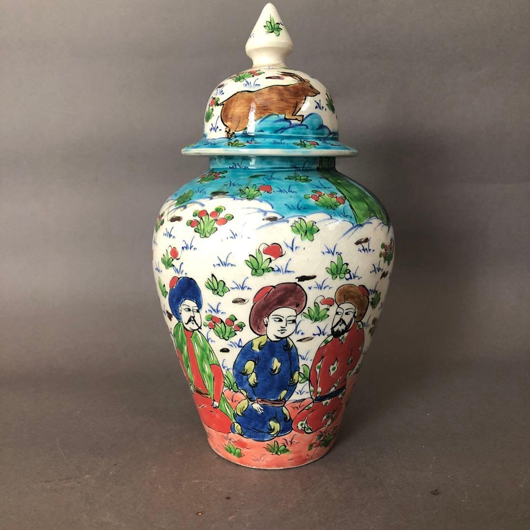トルコ陶器　人物紋　蓋付き壺