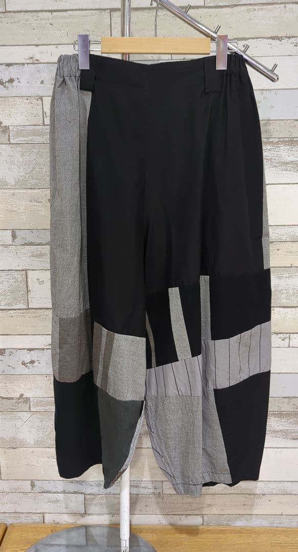 ARTMIX（萌MOURU）サルエルパンツ 黒とグレーのパッチワーク