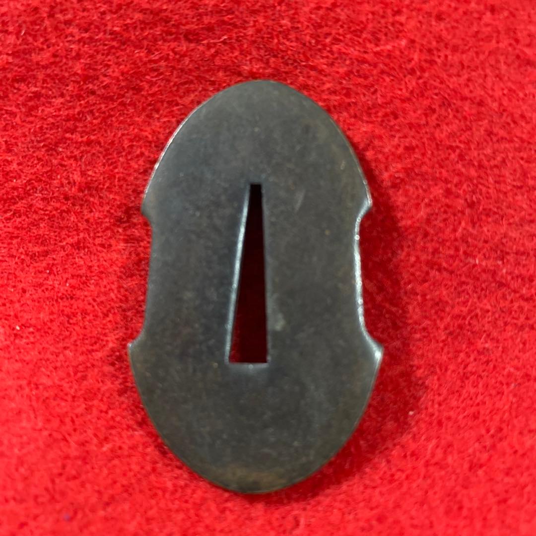 B–8 日本刀の鍔（つば）　武具　銅製　装飾品　アンティーク　美術品　工芸品