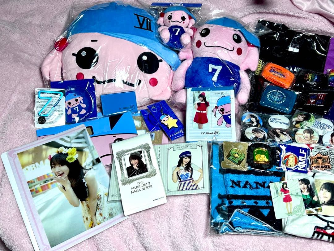 水樹奈々 缶バッジ Tシャツ クリアファイル クッション ぬいぐるみ タオル 他