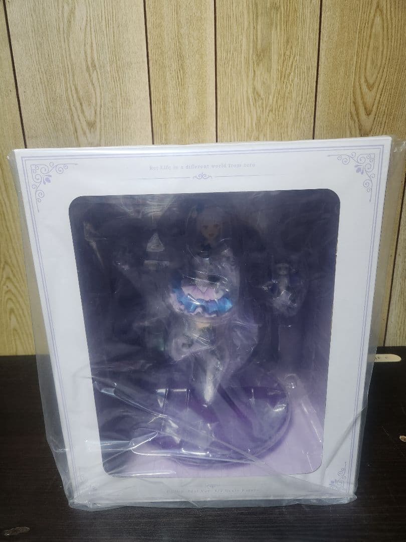 渋谷スクランブルフィギュア リゼロ アイドルエミリア