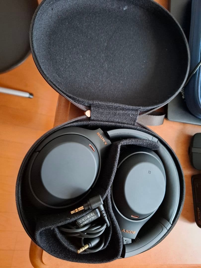 Sony WH-1000XM4（ブラック）ワイヤレスヘッドホン