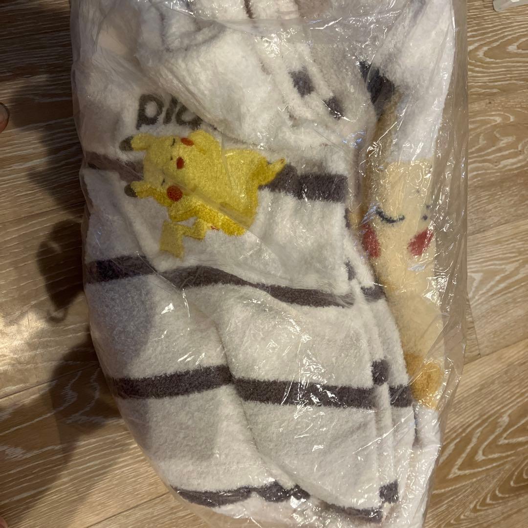 新品未使用gelato pique ポケモン ルームウェア　ピカチュウ