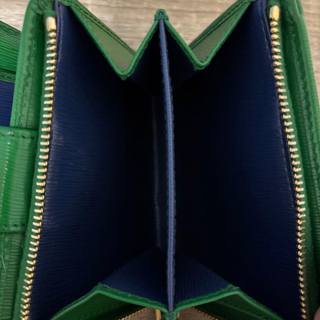 ⭐︎こむぎページ⭐︎PRADA プラダ 二つ折り財布 グリーン