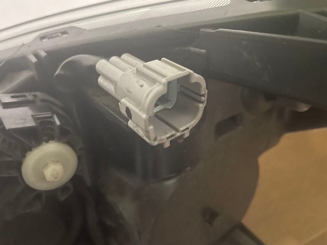 値下げ！　日産　ノート　E12 LEDヘッドライト左右