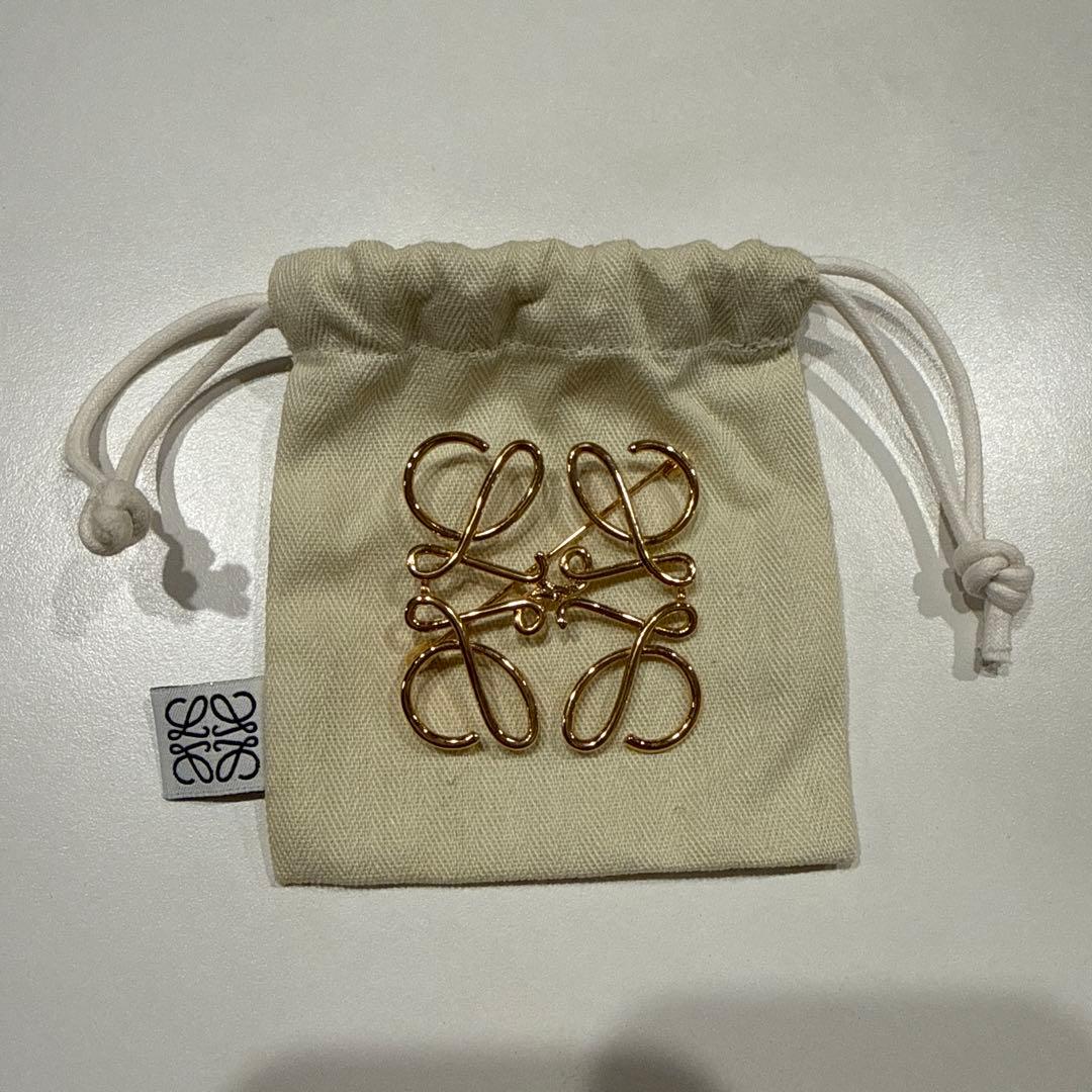 【レディババ】LOEWE アナグラムブローチ ゴールド