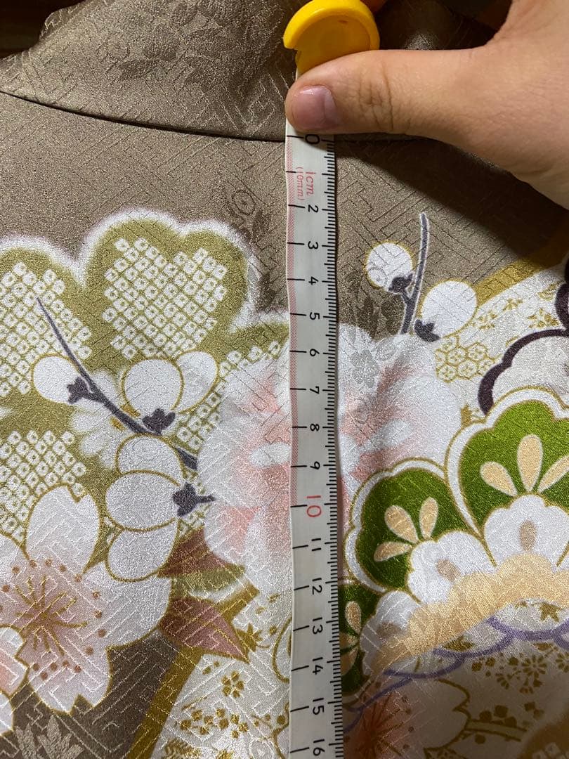 メルカリ市中だけお値下げ　県民共済正絹振袖フルセットグリーン金赤黒　ぽっちゃり