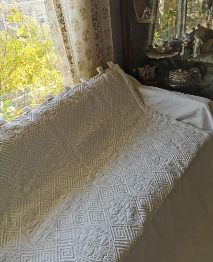 アンティーク ピケドプロヴァンス 桜モチーフ リバーシブルふっくらキルト 垂れ幕