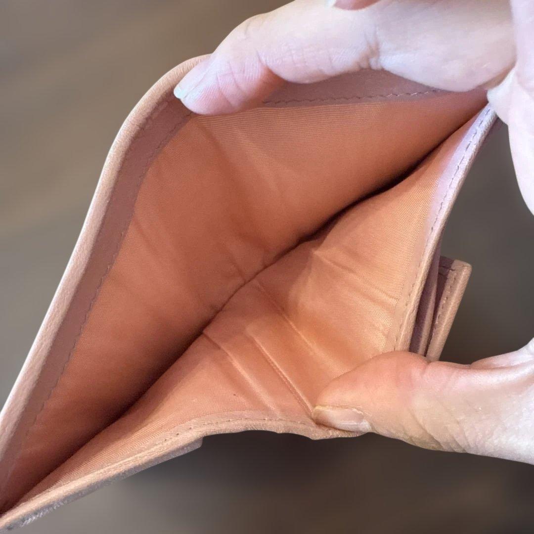 miu miu 淡いピンク 二つ折り財布