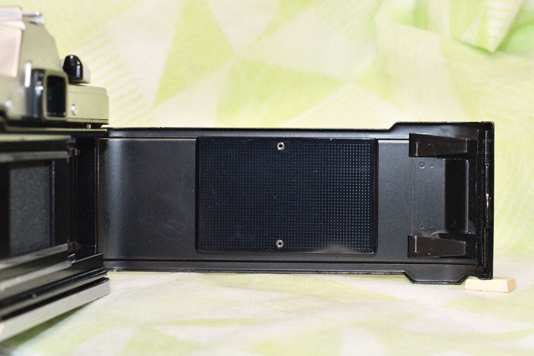 《極美品》OLYMPUS OM10+標準レンズ+付属品多数　a409