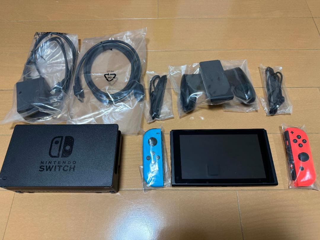 ゆ*様 【美品】Switch本体 (23年購入) ＋ ゼルダの伝説 ティアキン