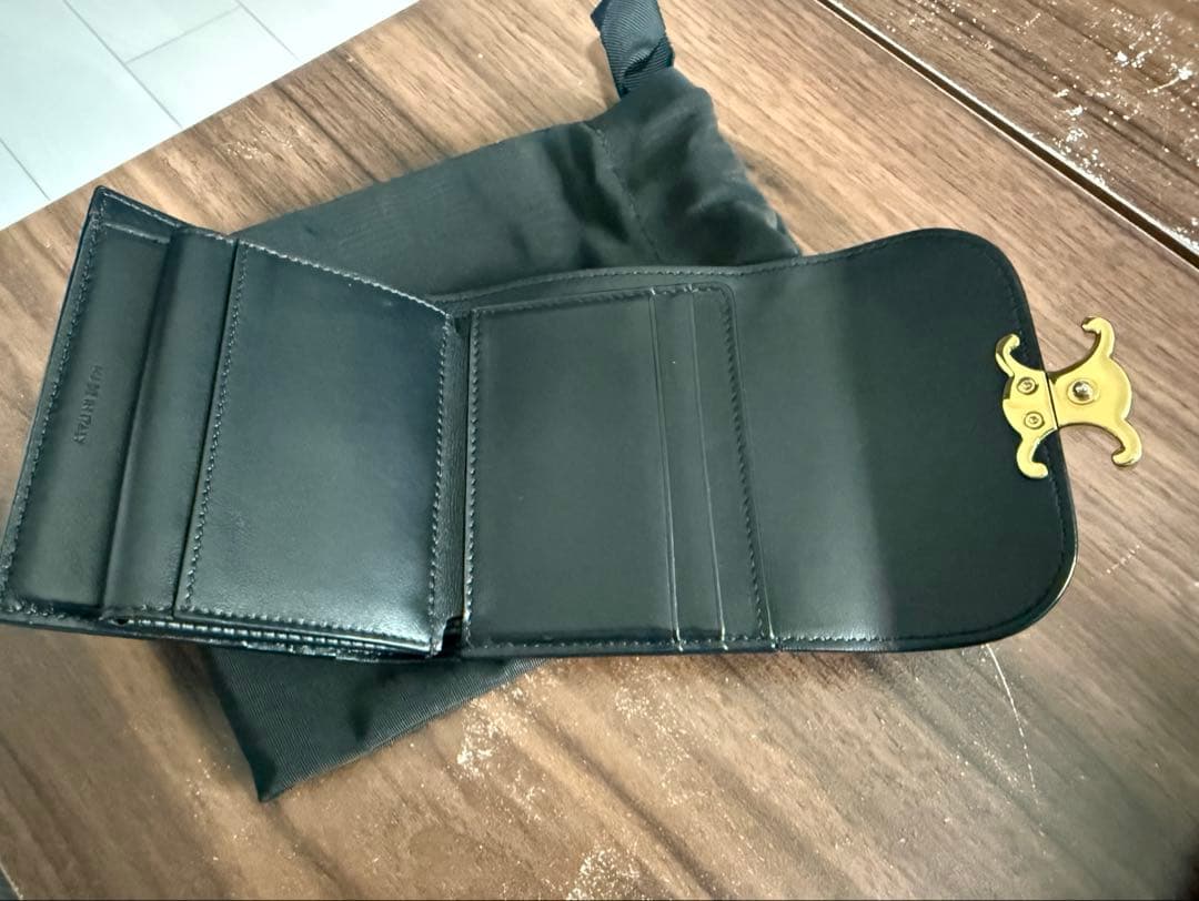 即購入OK✨美品✨CELINE✨黒 レザー ✨二つ折り財布✨