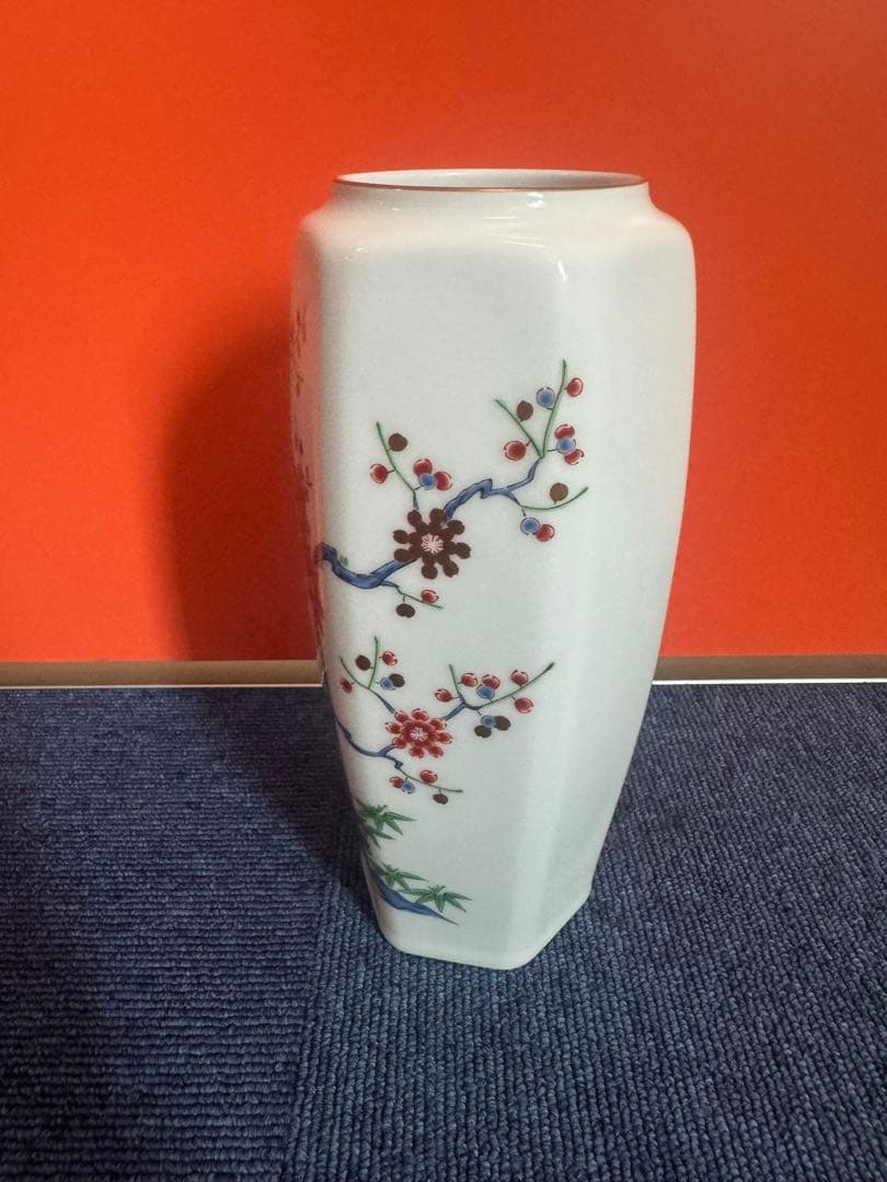 1947 深川製磁　岩梅　六角花瓶　金彩　未使用