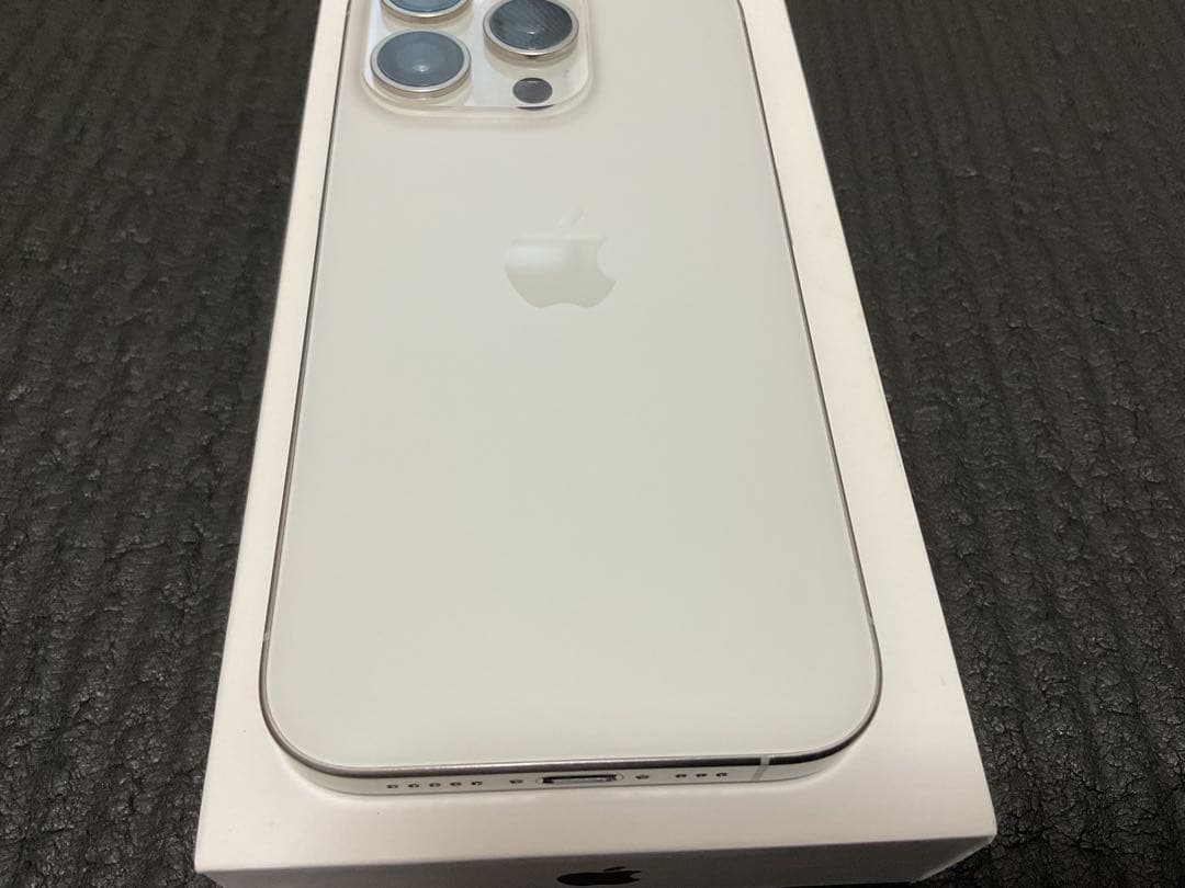 iPhone 15 Pro 256GB SIMフリー ホワイト Apple