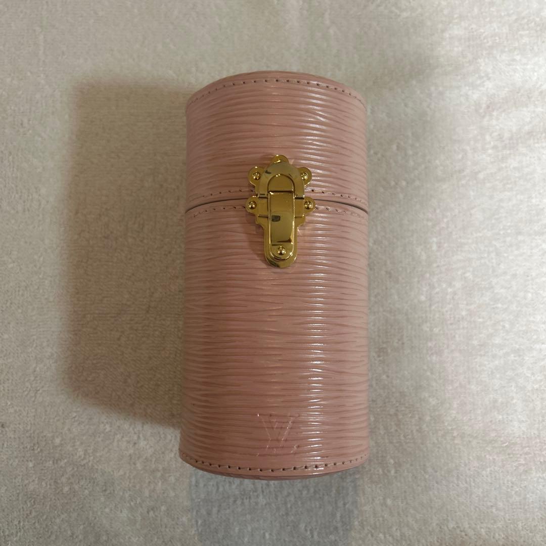 LOUIS VUITTON 香水ケース（箱、保存袋、メッセージカード付き）です。
