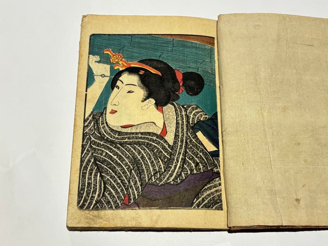 歌川国芳画「吾妻文庫」彩色木版刷り 2冊|浮世絵 艶本 春画 和本 江戸時代