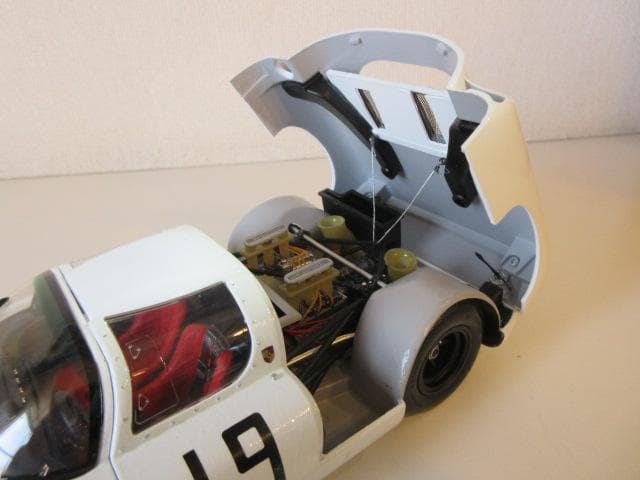 特価 exoto (1/18) ポルシェ 910 #19