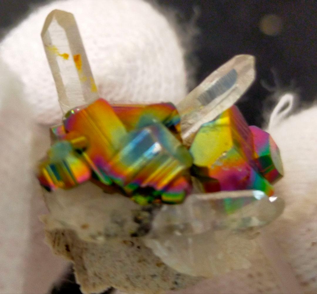 笛*様 【コレクター向】レインボーパイライト 水晶クラスター 共生 インドネシア