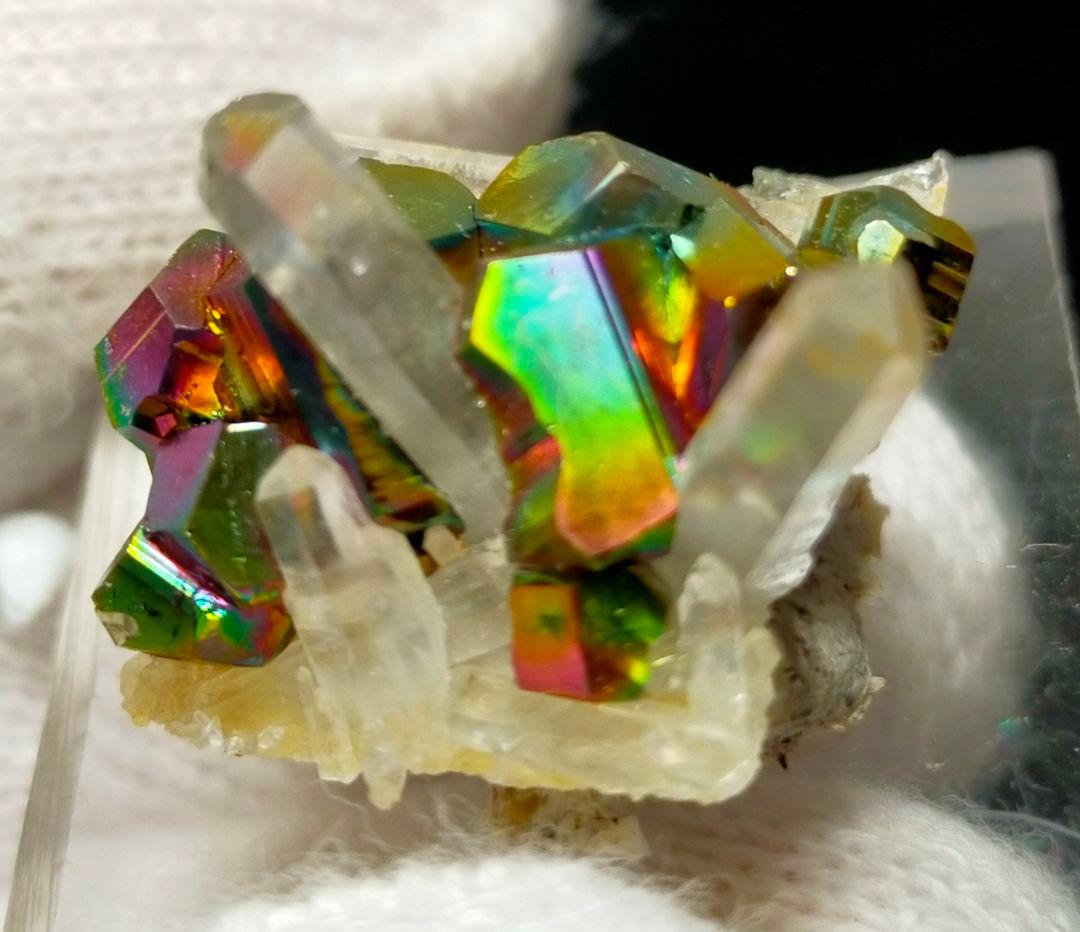 笛*様 【コレクター向】レインボーパイライト 水晶クラスター 共生 インドネシア