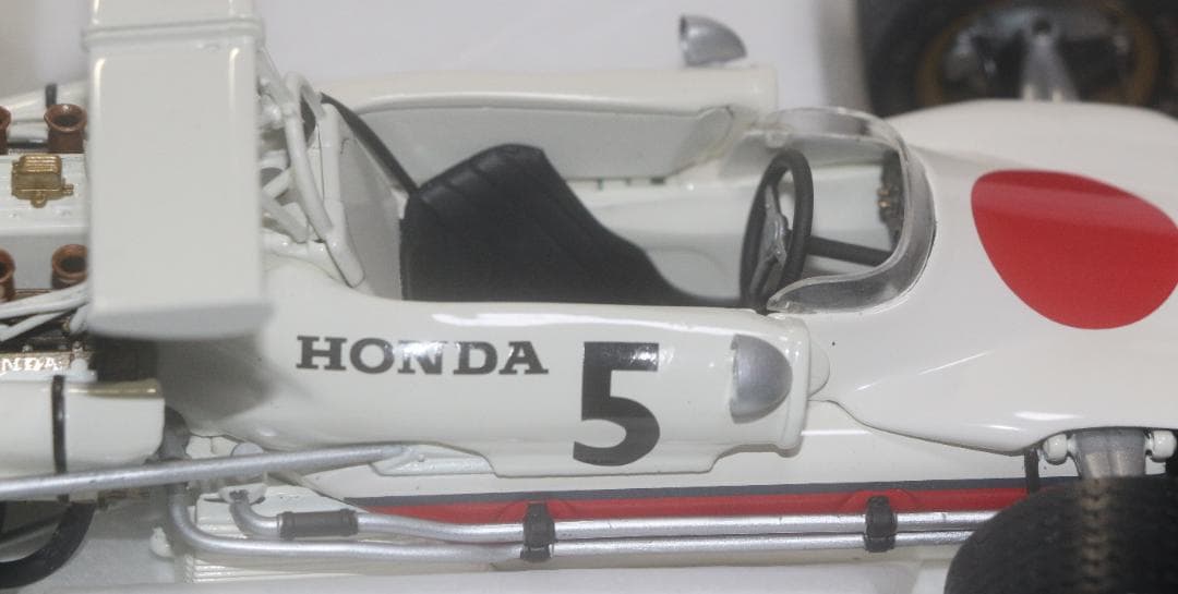 超貴重　エブロ　ホンダＦ１　RA302 空冷エンジン　1/20　中古品