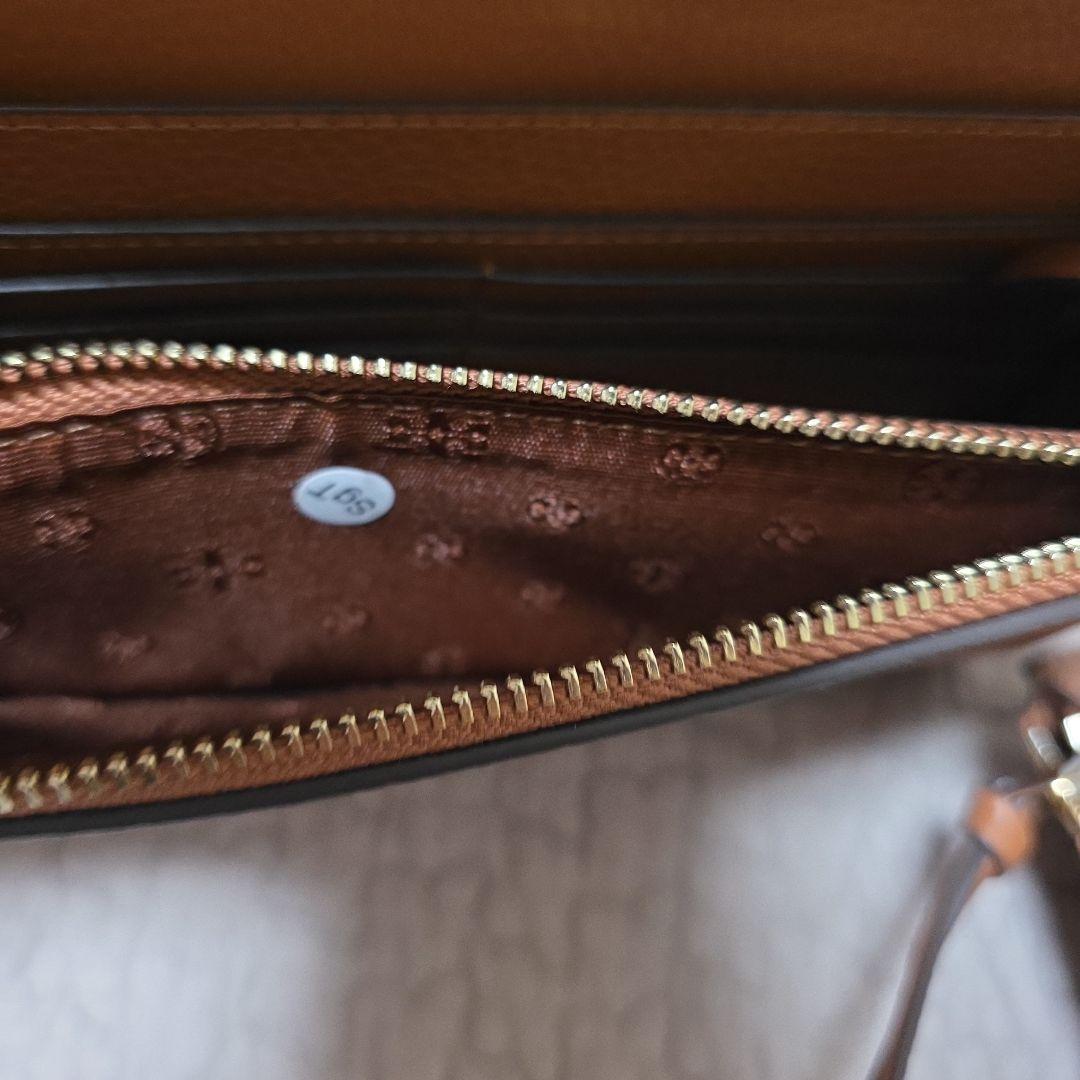 Tory Burch　ウォレットショルダー