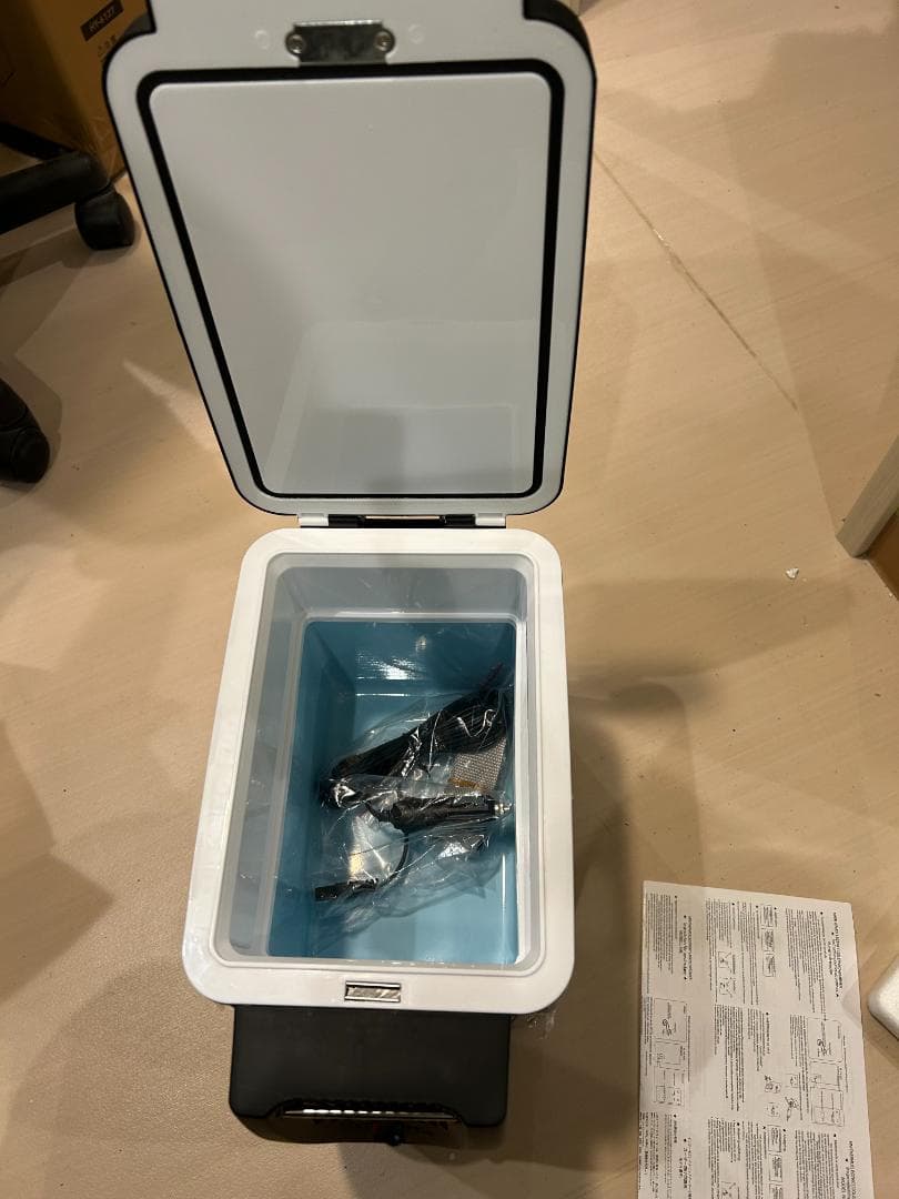 《ウィンターセール30%OFF》6L 車載ポータブルミニ冷温庫｜DC12V