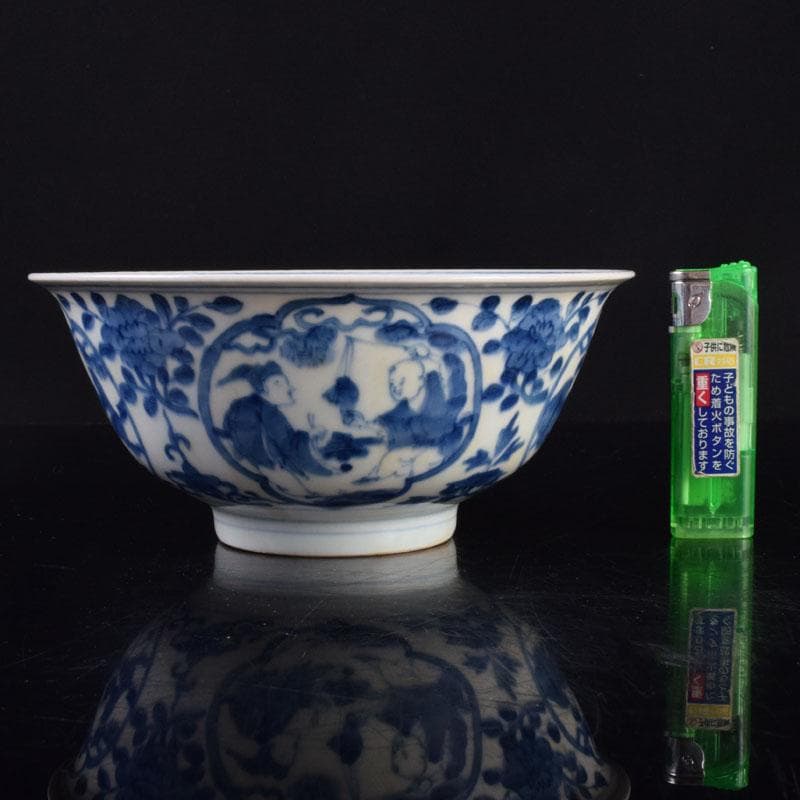 中国　大明萬暦年製款　青花　山水人物文碗　V　8711