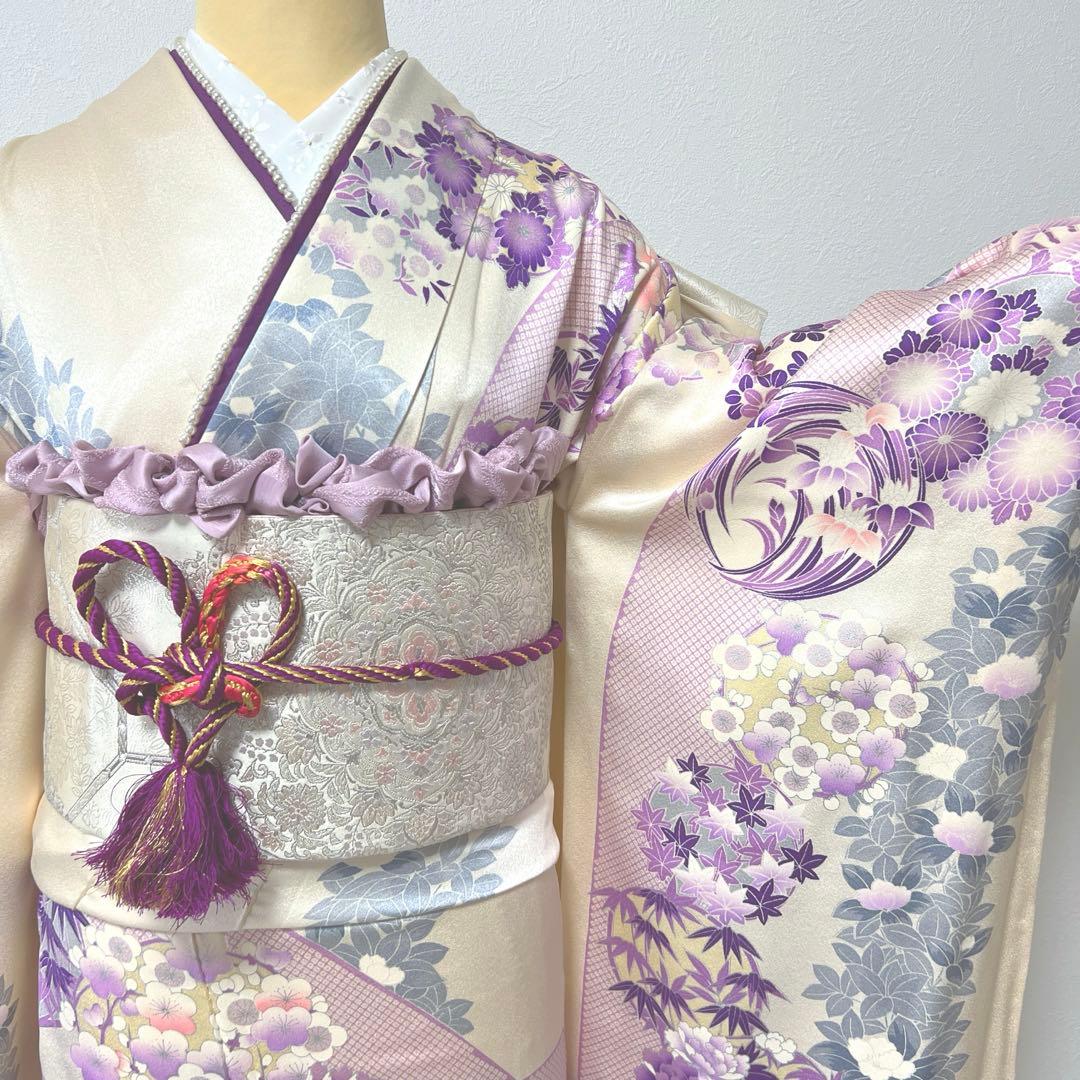 361 振袖フルセット 正絹 オフホワイト 白 薄紫 銀彩 駒刺繍 フェミニン