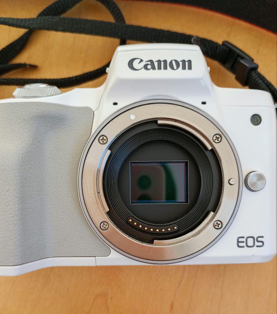 Canon EOS　kiss M ミラーレスカメラ 本体とレンズ2個