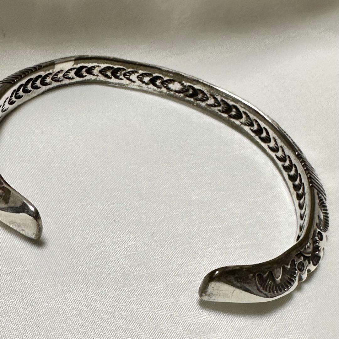 インディアンジュエリー　ナバホ族　バングル　ケビン・ラモーネ　スターリング