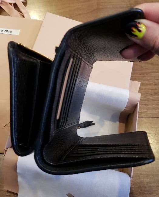 <たか>miu miu　ミュウミュウ　三つ折り財布　リボン