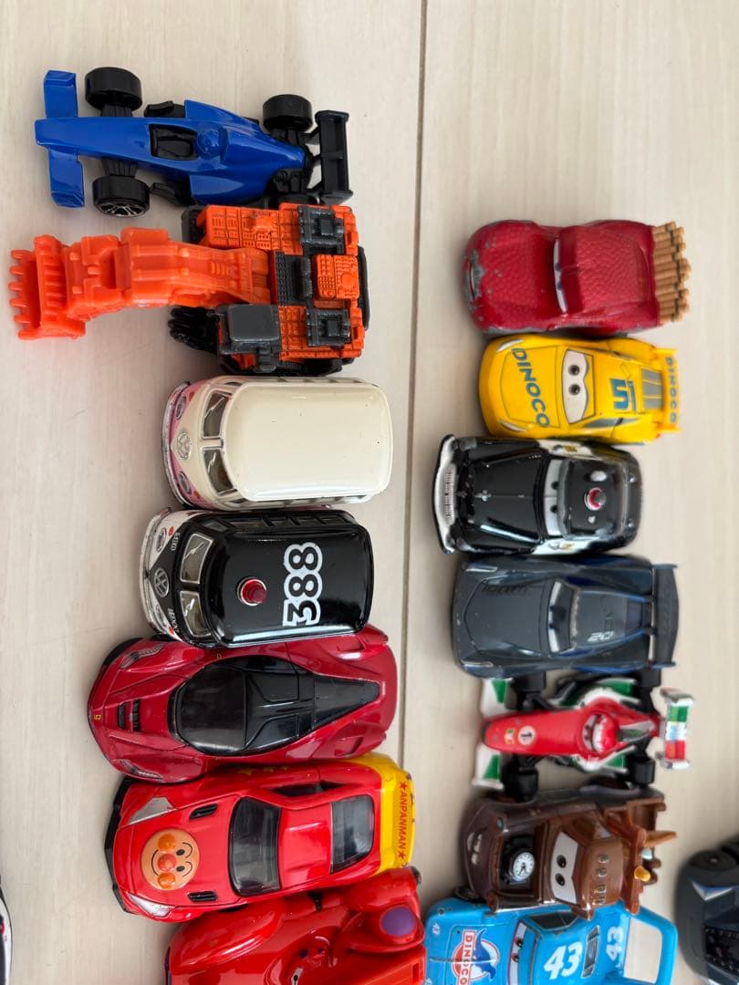 トミカ　カーズトミカ　40台