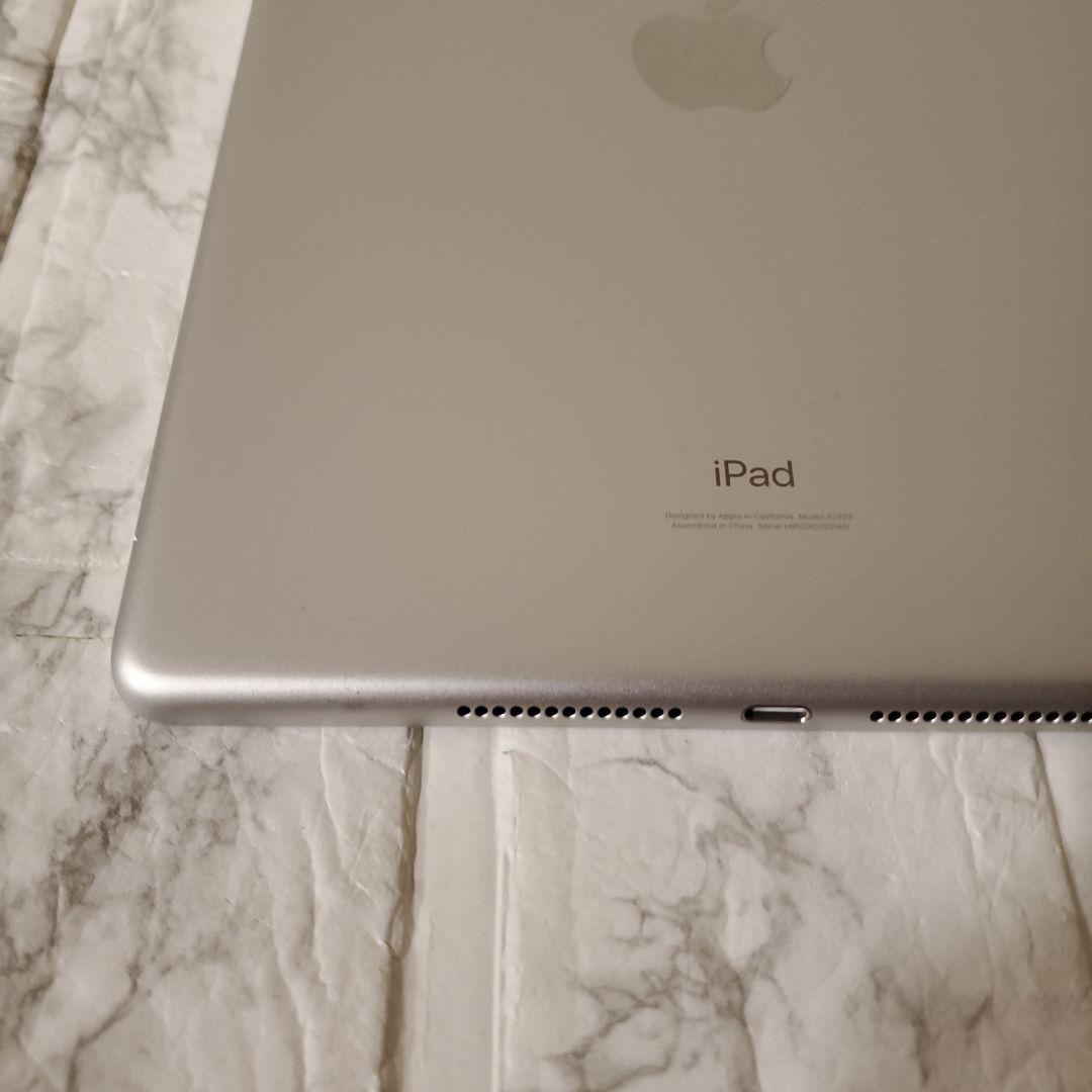 252 iPad 8世代 32GB SIMフリー シルバー