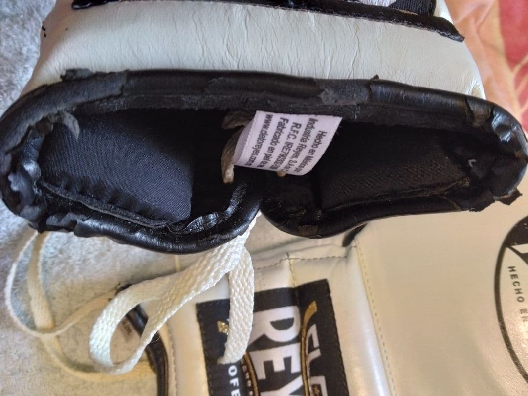 カサノバ、レイジェス　ボクシンググローブ