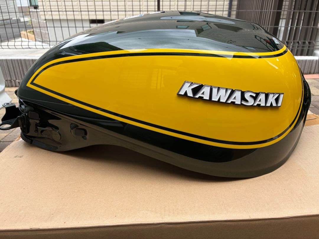 z900rsイエローボールエディション 純正タンク　2024年モデル
