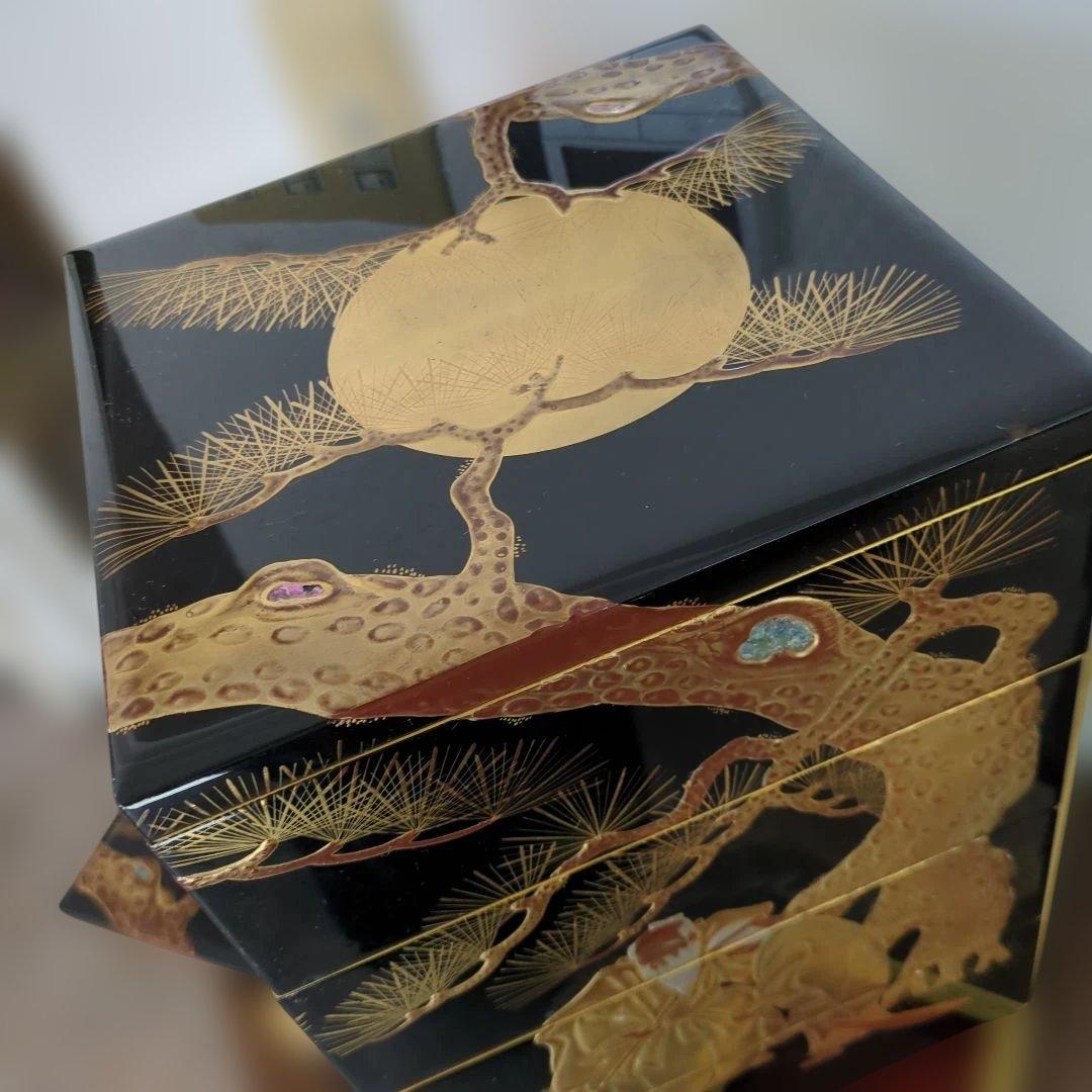 特価　骨董 4段重箱 重箱 蒔絵 螺鈿 縁起柄 木製 漆器 重台付き 替蓋付き