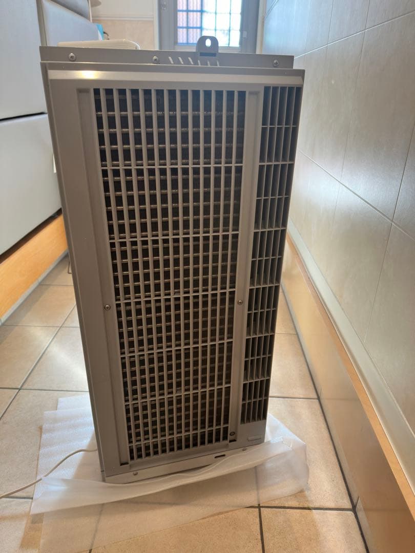 ktさん　CORONA コロナ 窓冷暖房兼用 CWH-A1822-WS