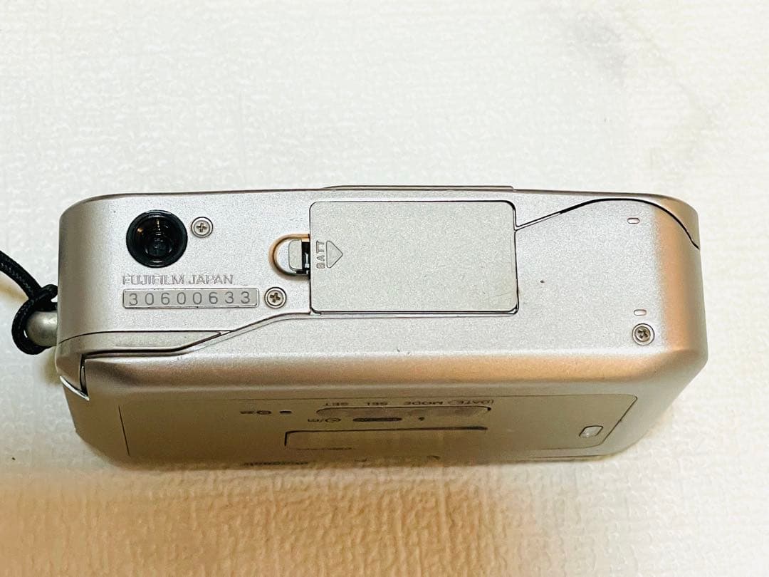 希少 美品 FUJIFILM TIARA II コンパクトフィルムカメラ