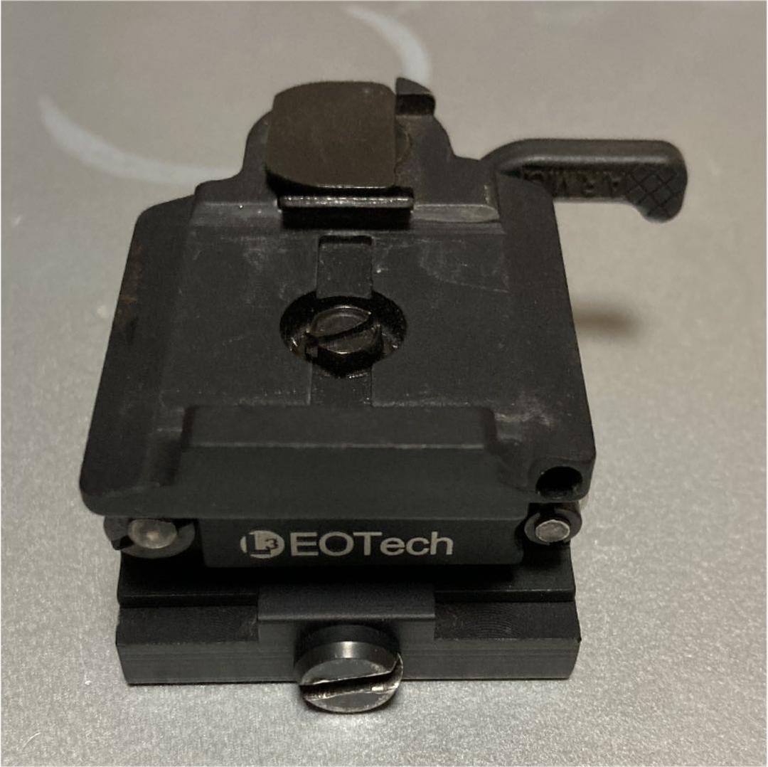 A.R.M.S.　EOTechマグニファイア用マウント　実物