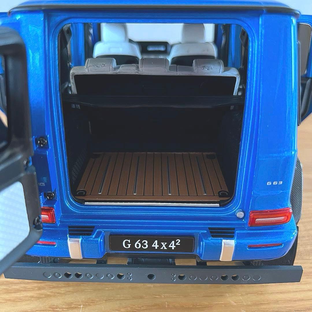 【ミニカー 美品】1/18 メルセデスベンツ AMG G63 4x4 Gクラス