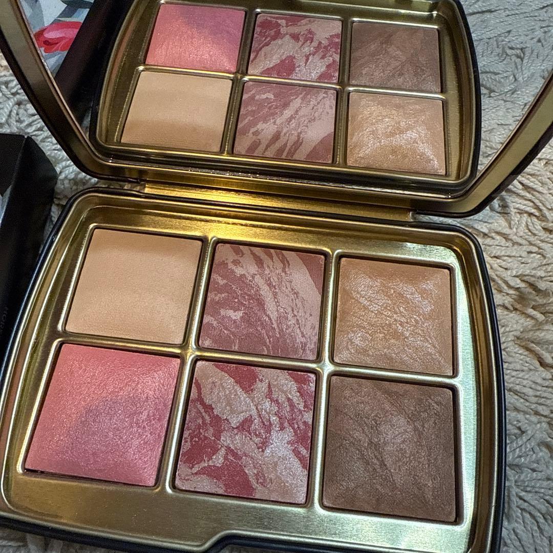 HOURGLASS マーブルチークパレット horse