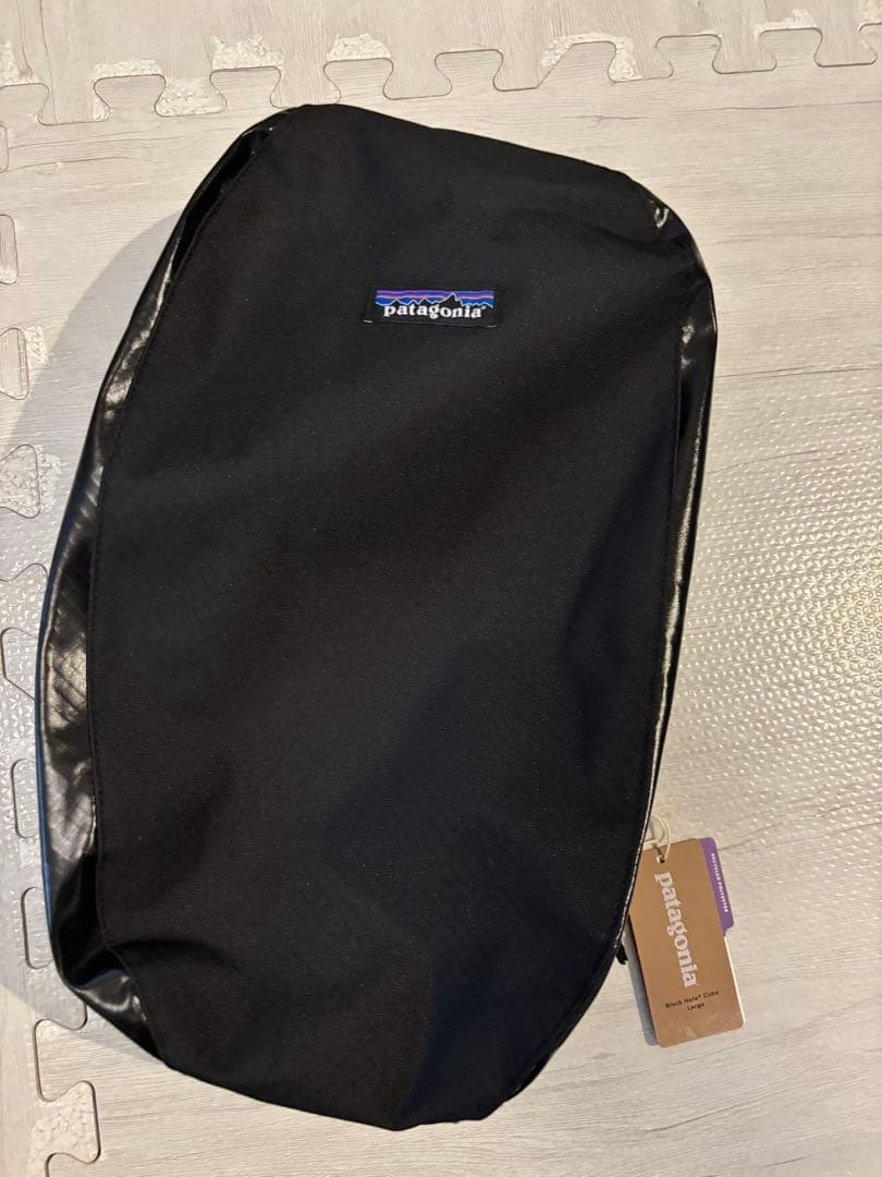 【新品未使用】Patagonia ブラックホールキューブ　10L