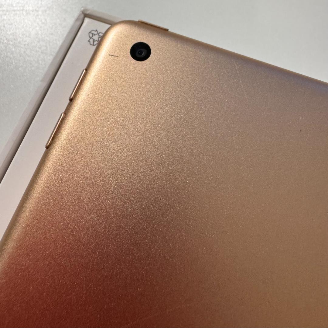 iPad 第7世代　無印　ローズゴールド 本体　32GB 箱付き　ステッカー付