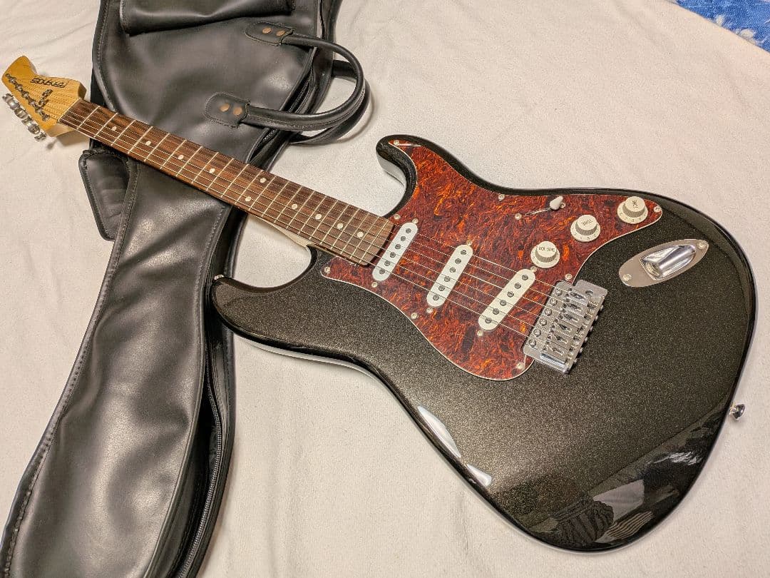 FERNANDES LE-1Z 黒ラメ　美品！