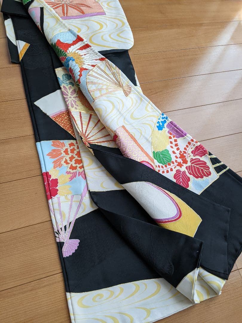 ■✨豪華お振り袖【黒地 扇面 花柄 金駒刺繍 銀彩 正絹】 成人式・結婚式