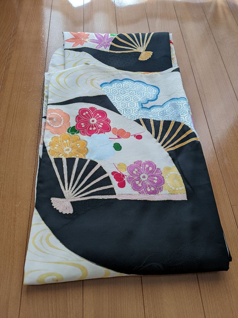 ■✨豪華お振り袖【黒地 扇面 花柄 金駒刺繍 銀彩 正絹】 成人式・結婚式