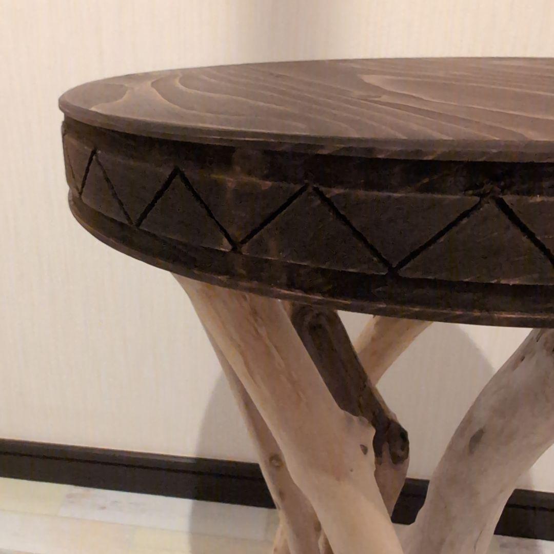 木と流木。アジアンテイスト円型ローサイドテーブル