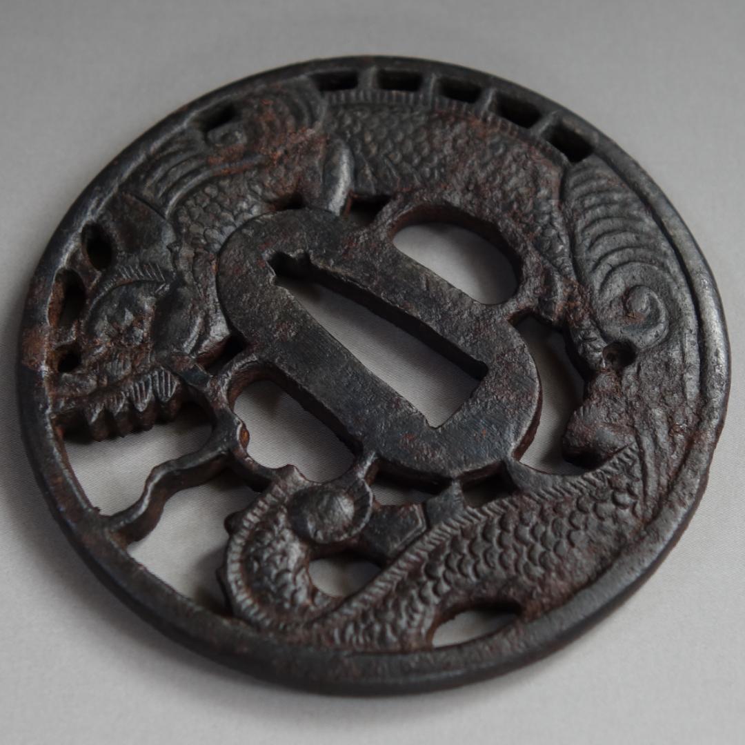 【 記内 雲龍図透鍔 】 鍔 鐔 鉄地 刀装具 日本刀 武具 骨董 アンティーク