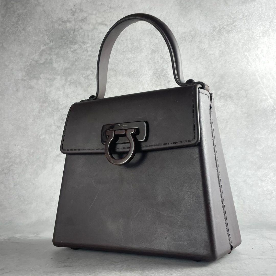 希少ラバー素材【Salvatore Ferragamo】ハンドバッグ　ガンチーニ